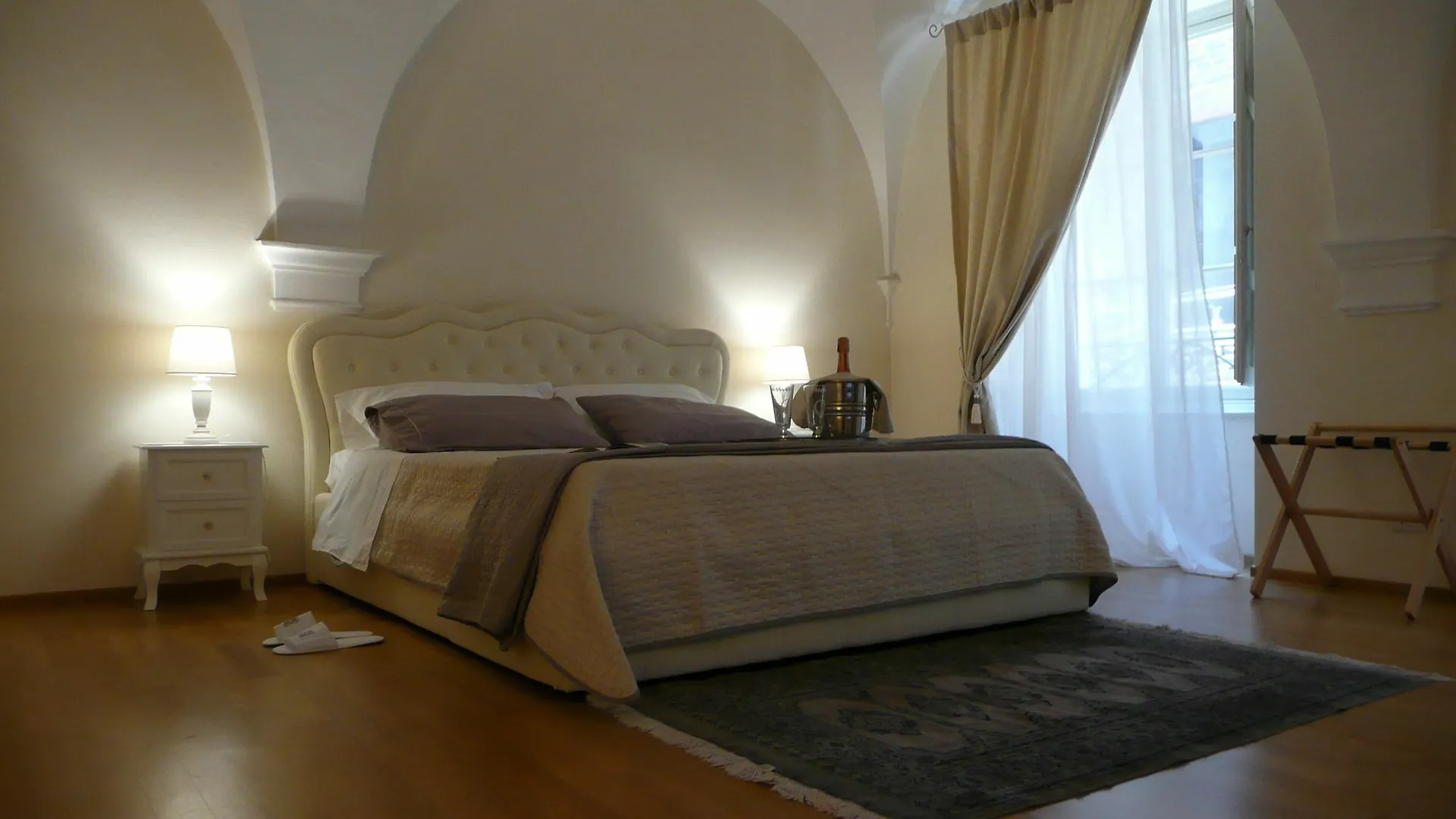 Palazzo De' Vecchi Bed & Breakfast Siena Italy
