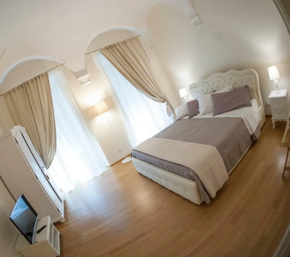 ***  Palazzo De' Vecchi Bed & Breakfast Siena Italy